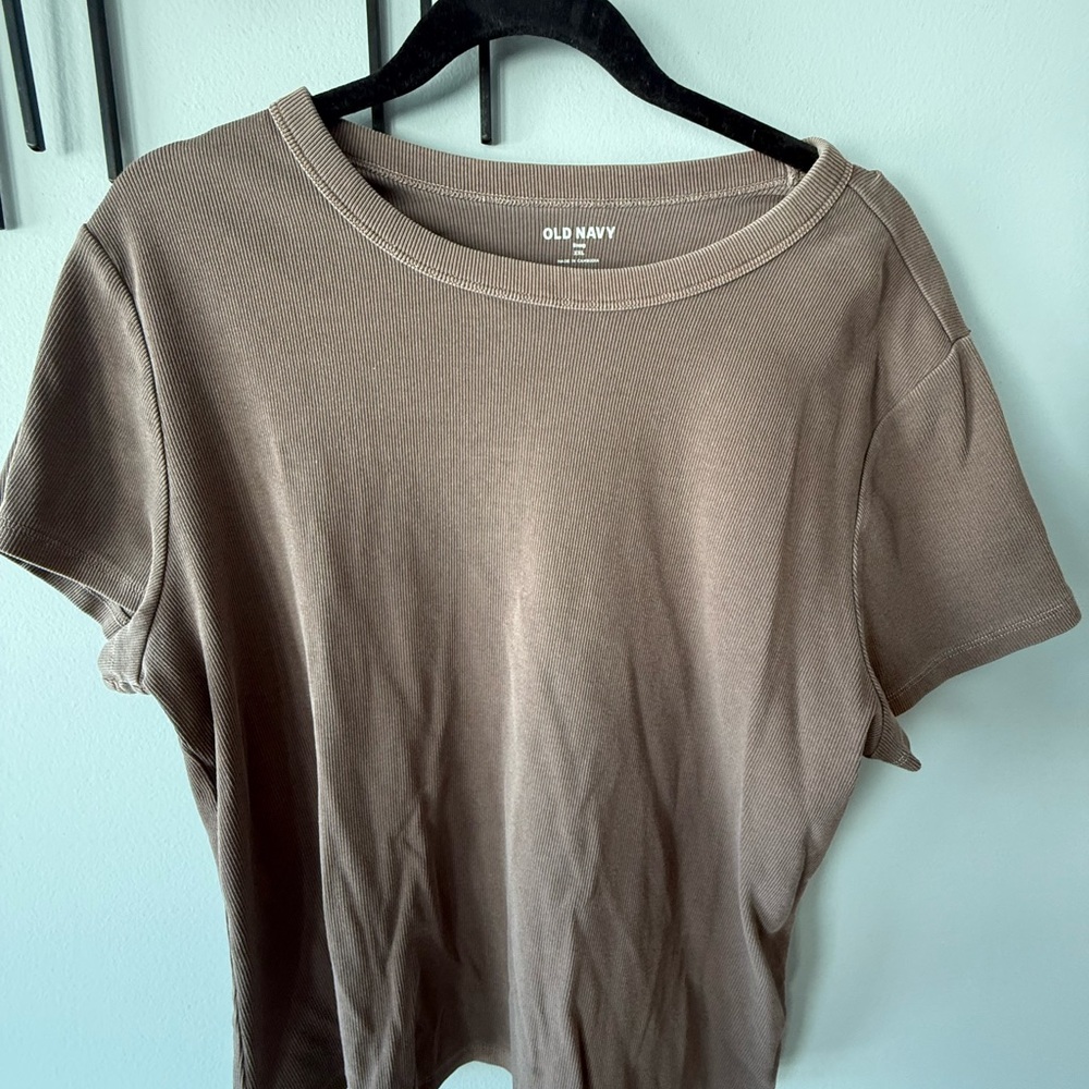 Old Navy Women's Taupe Cropped Short Sleeve Tee